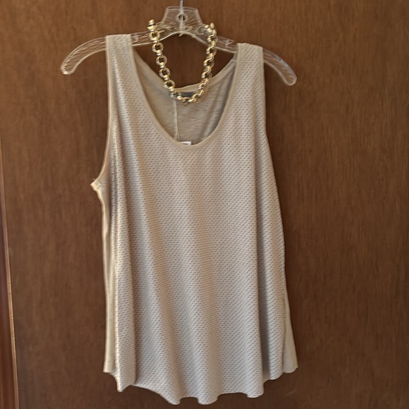 Never worn, perforated suede-look tank top.Zara sz L., cotton/linen fabric. - Picture 5 of 5